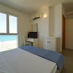 Hotel Rivabella Davoli