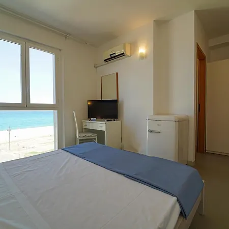 Hotel Rivabella Davoli