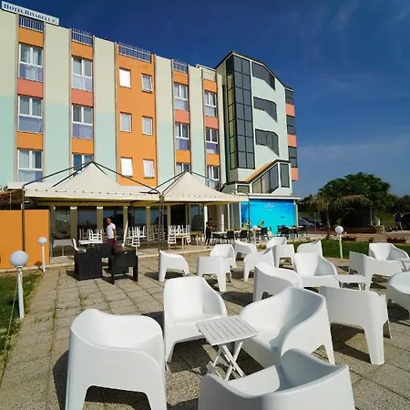 Hotel Rivabella Davoli