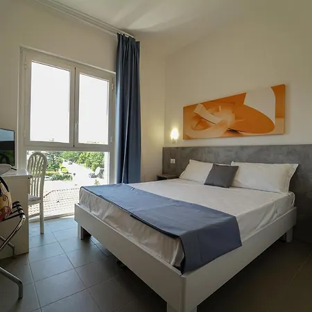 Rivabella Hotell Davoli